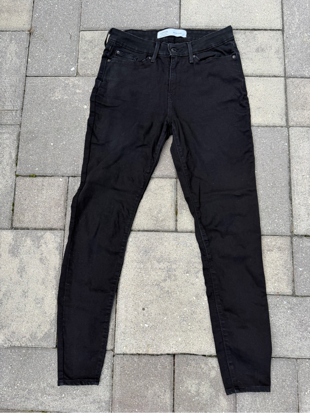 Signature by Levi Strauss black denim jeans soft mid rise skinny good stretch